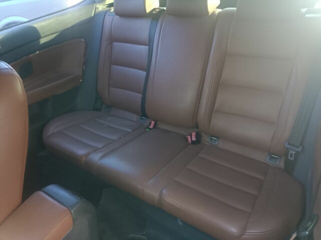 Черный Фольксваген Гольф, объемом двигателя 1.9 л и пробегом 350 тыс. км за 2200 $, фото 5 на Automoto.ua