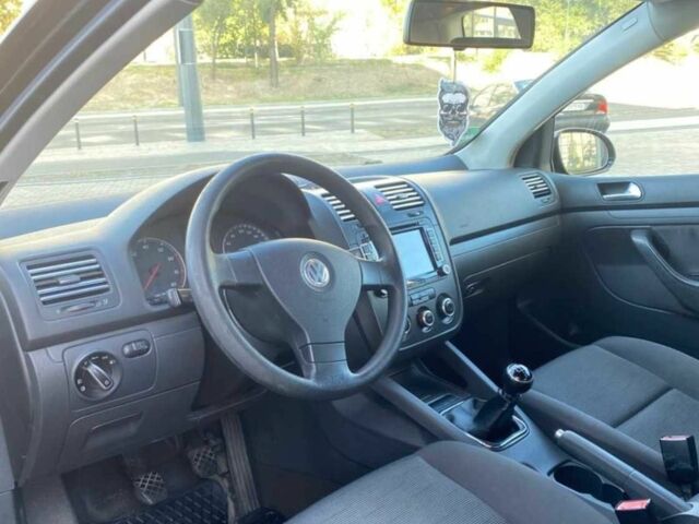 Черный Фольксваген Гольф, объемом двигателя 1.4 л и пробегом 235 тыс. км за 4300 $, фото 5 на Automoto.ua