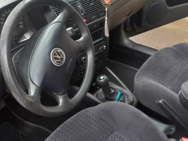 Чорний Фольксваген Гольф, об'ємом двигуна 2 л та пробігом 240 тис. км за 1700 $, фото 4 на Automoto.ua