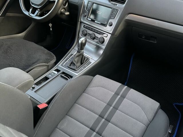 Чорний Фольксваген Гольф, об'ємом двигуна 1.6 л та пробігом 210 тис. км за 11900 $, фото 7 на Automoto.ua