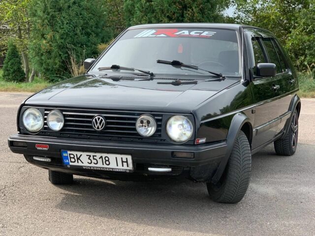 Черный Фольксваген Гольф, объемом двигателя 1.8 л и пробегом 100 тыс. км за 1699 $, фото 4 на Automoto.ua