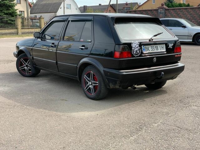 Черный Фольксваген Гольф, объемом двигателя 1.8 л и пробегом 100 тыс. км за 1699 $, фото 3 на Automoto.ua