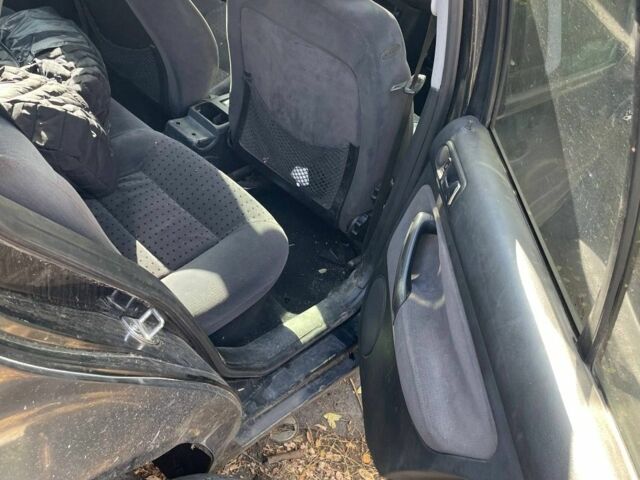 Черный Фольксваген Гольф, объемом двигателя 1.4 л и пробегом 100 тыс. км за 850 $, фото 2 на Automoto.ua