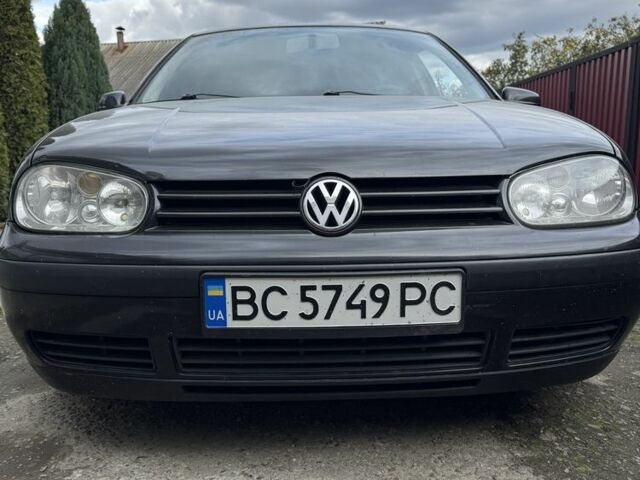 Черный Фольксваген Гольф, объемом двигателя 1.6 л и пробегом 310 тыс. км за 3700 $, фото 1 на Automoto.ua