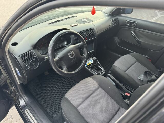 Черный Фольксваген Гольф, объемом двигателя 1.6 л и пробегом 245 тыс. км за 2900 $, фото 7 на Automoto.ua