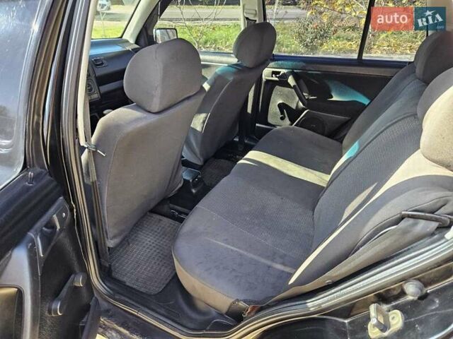 Черный Фольксваген Гольф, объемом двигателя 1.98 л и пробегом 355 тыс. км за 1850 $, фото 14 на Automoto.ua