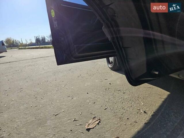 Черный Фольксваген Гольф, объемом двигателя 1.98 л и пробегом 355 тыс. км за 1850 $, фото 12 на Automoto.ua