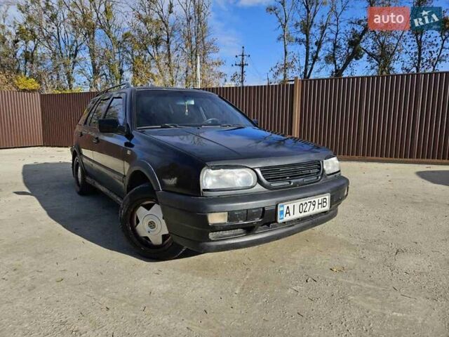 Черный Фольксваген Гольф, объемом двигателя 1.98 л и пробегом 355 тыс. км за 1850 $, фото 5 на Automoto.ua