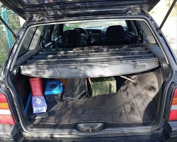 Черный Фольксваген Гольф, объемом двигателя 1.78 л и пробегом 370 тыс. км за 2750 $, фото 5 на Automoto.ua