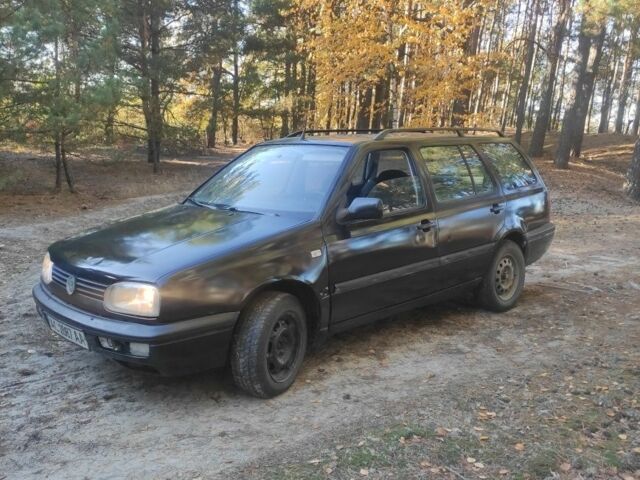 Черный Фольксваген Гольф, объемом двигателя 1.9 л и пробегом 280 тыс. км за 1500 $, фото 5 на Automoto.ua