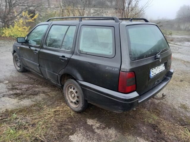 Черный Фольксваген Гольф, объемом двигателя 1.9 л и пробегом 300 тыс. км за 650 $, фото 3 на Automoto.ua