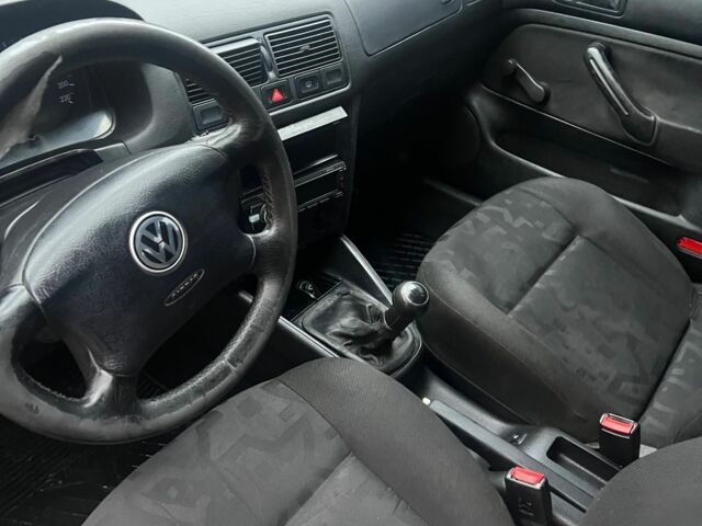 Черный Фольксваген Гольф, объемом двигателя 1.9 л и пробегом 235 тыс. км за 1850 $, фото 9 на Automoto.ua