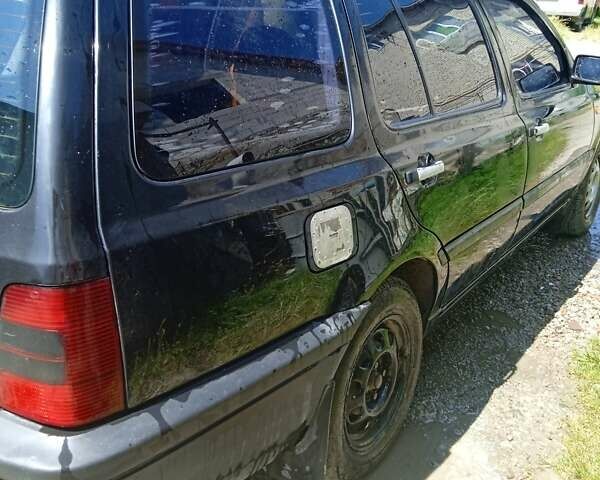 Черный Фольксваген Гольф, объемом двигателя 1.9 л и пробегом 186 тыс. км за 3000 $, фото 4 на Automoto.ua