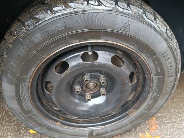 Черный Фольксваген Гольф, объемом двигателя 1.9 л и пробегом 235 тыс. км за 1850 $, фото 7 на Automoto.ua