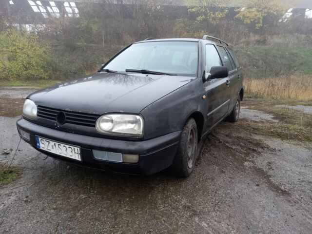 Черный Фольксваген Гольф, объемом двигателя 1.9 л и пробегом 300 тыс. км за 650 $, фото 1 на Automoto.ua