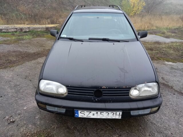 Черный Фольксваген Гольф, объемом двигателя 1.9 л и пробегом 300 тыс. км за 750 $, фото 2 на Automoto.ua