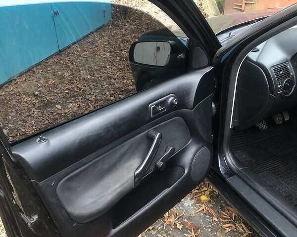 Чорний Фольксваген Гольф, об'ємом двигуна 1.39 л та пробігом 223 тис. км за 4700 $, фото 13 на Automoto.ua