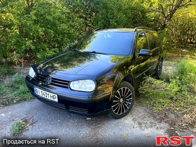 Черный Фольксваген Гольф, объемом двигателя 1.6 л и пробегом 295 тыс. км за 4600 $, фото 2 на Automoto.ua