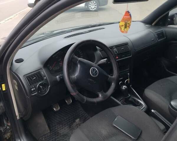 Черный Фольксваген Гольф, объемом двигателя 1.6 л и пробегом 360 тыс. км за 3700 $, фото 1 на Automoto.ua