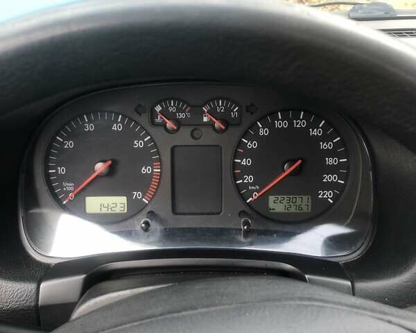 Чорний Фольксваген Гольф, об'ємом двигуна 1.39 л та пробігом 223 тис. км за 4700 $, фото 7 на Automoto.ua