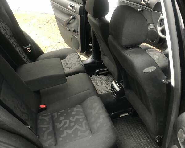 Чорний Фольксваген Гольф, об'ємом двигуна 1.39 л та пробігом 223 тис. км за 4700 $, фото 9 на Automoto.ua