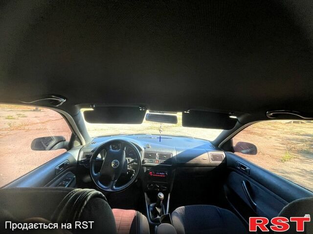 Черный Фольксваген Гольф, объемом двигателя 1.6 л и пробегом 295 тыс. км за 4600 $, фото 3 на Automoto.ua