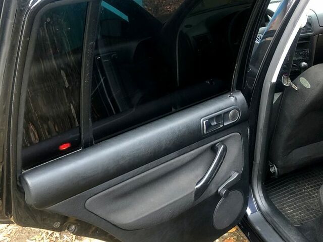 Чорний Фольксваген Гольф, об'ємом двигуна 1.4 л та пробігом 223 тис. км за 4700 $, фото 10 на Automoto.ua