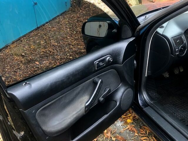 Чорний Фольксваген Гольф, об'ємом двигуна 1.4 л та пробігом 223 тис. км за 4700 $, фото 9 на Automoto.ua