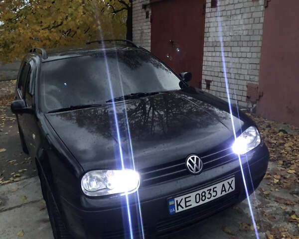 Черный Фольксваген Гольф, объемом двигателя 1.6 л и пробегом 311 тыс. км за 5000 $, фото 2 на Automoto.ua