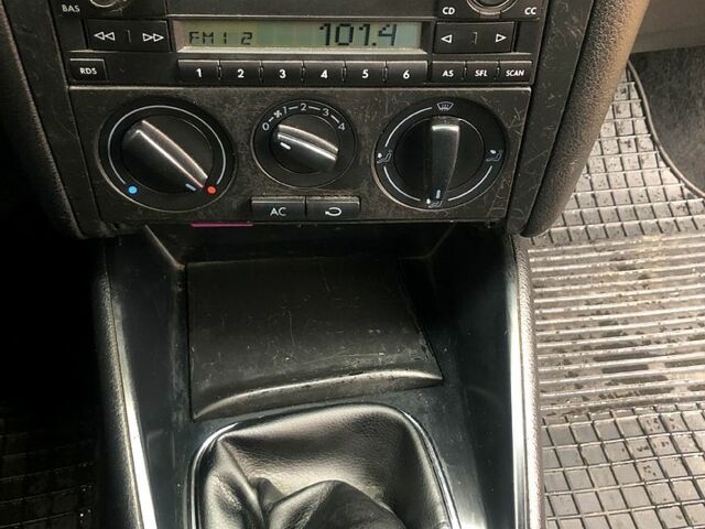 Чорний Фольксваген Гольф, об'ємом двигуна 1.4 л та пробігом 223 тис. км за 4700 $, фото 4 на Automoto.ua