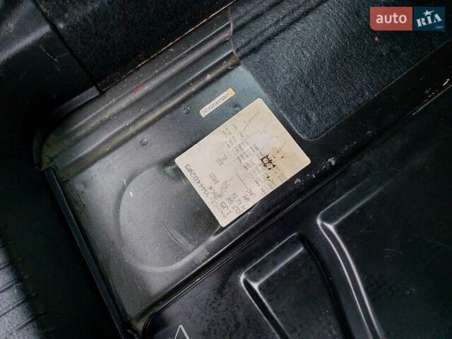 Черный Фольксваген Гольф, объемом двигателя 1.6 л и пробегом 245 тыс. км за 3950 $, фото 18 на Automoto.ua