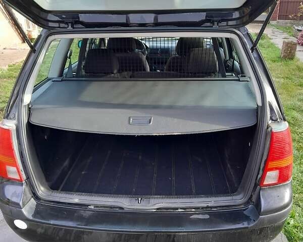 Черный Фольксваген Гольф, объемом двигателя 1.6 л и пробегом 190 тыс. км за 4200 $, фото 6 на Automoto.ua