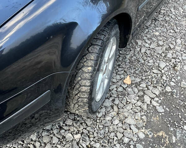 Черный Фольксваген Гольф, объемом двигателя 1.39 л и пробегом 244 тыс. км за 4000 $, фото 5 на Automoto.ua