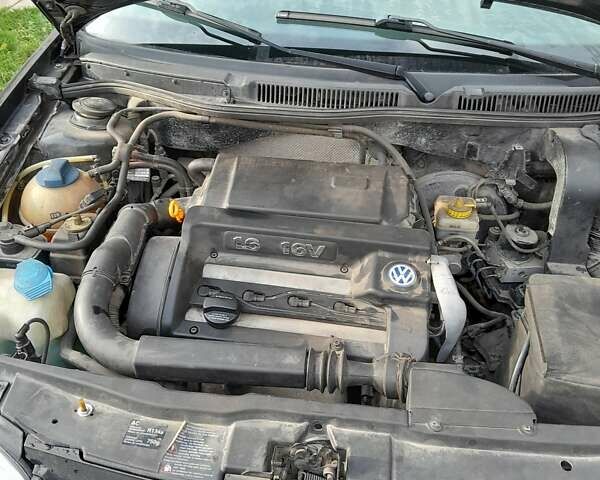 Черный Фольксваген Гольф, объемом двигателя 1.6 л и пробегом 190 тыс. км за 4200 $, фото 16 на Automoto.ua