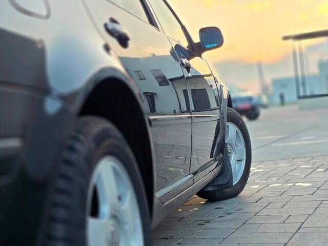 Черный Фольксваген Гольф, объемом двигателя 1.6 л и пробегом 243 тыс. км за 3550 $, фото 8 на Automoto.ua