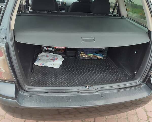 Черный Фольксваген Гольф, объемом двигателя 1.6 л и пробегом 232 тыс. км за 4800 $, фото 11 на Automoto.ua