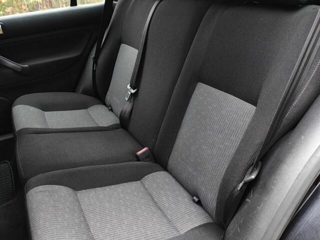 Чорний Фольксваген Гольф, об'ємом двигуна 1.9 л та пробігом 273 тис. км за 1750 $, фото 7 на Automoto.ua