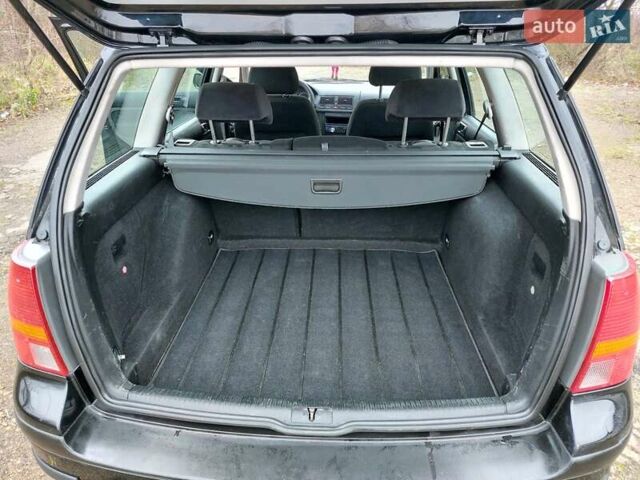 Черный Фольксваген Гольф, объемом двигателя 1.6 л и пробегом 245 тыс. км за 3950 $, фото 20 на Automoto.ua