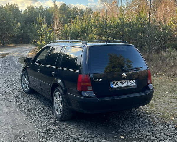 Черный Фольксваген Гольф, объемом двигателя 1.39 л и пробегом 244 тыс. км за 4000 $, фото 7 на Automoto.ua