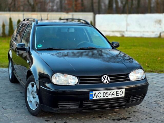 Черный Фольксваген Гольф, объемом двигателя 1.6 л и пробегом 243 тыс. км за 3550 $, фото 1 на Automoto.ua