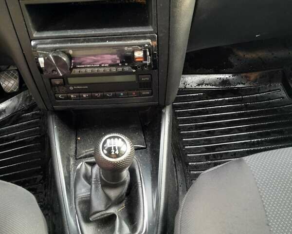 Черный Фольксваген Гольф, объемом двигателя 1.6 л и пробегом 190 тыс. км за 4200 $, фото 8 на Automoto.ua