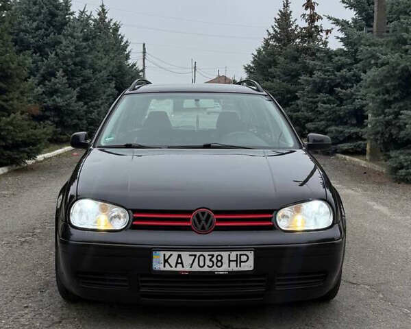 Черный Фольксваген Гольф, объемом двигателя 1.6 л и пробегом 252 тыс. км за 4500 $, фото 1 на Automoto.ua