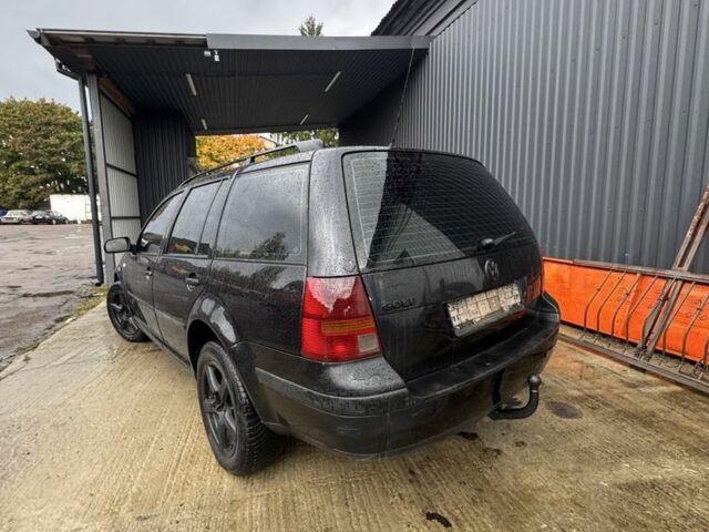 Черный Фольксваген Гольф, объемом двигателя 1.9 л и пробегом 280 тыс. км за 2150 $, фото 1 на Automoto.ua