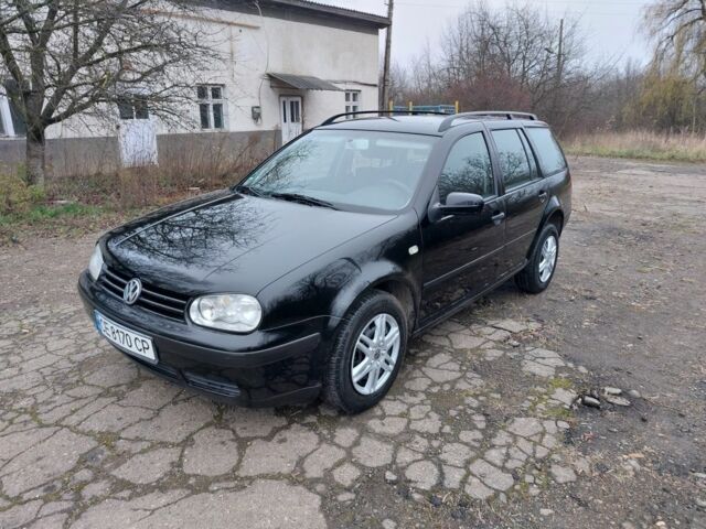 Черный Фольксваген Гольф, объемом двигателя 1.6 л и пробегом 245 тыс. км за 3950 $, фото 1 на Automoto.ua