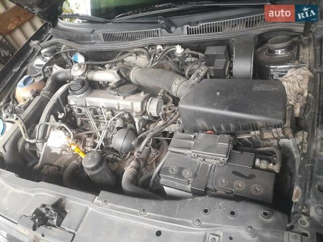 Черный Фольксваген Гольф, объемом двигателя 1.9 л и пробегом 258 тыс. км за 3900 $, фото 2 на Automoto.ua