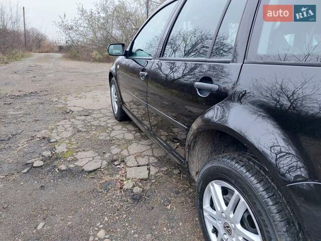 Черный Фольксваген Гольф, объемом двигателя 1.6 л и пробегом 245 тыс. км за 3950 $, фото 44 на Automoto.ua