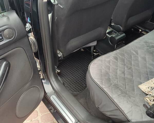 Черный Фольксваген Гольф, объемом двигателя 1.6 л и пробегом 232 тыс. км за 4800 $, фото 10 на Automoto.ua