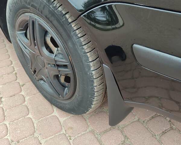 Черный Фольксваген Гольф, объемом двигателя 1.6 л и пробегом 232 тыс. км за 4800 $, фото 13 на Automoto.ua