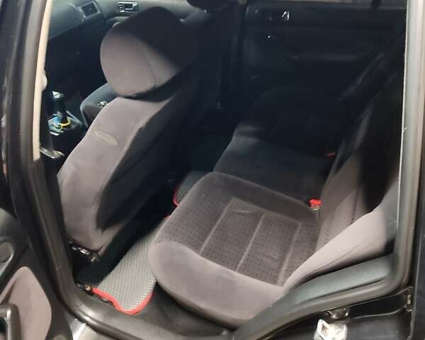 Черный Фольксваген Гольф, объемом двигателя 1.9 л и пробегом 715 тыс. км за 3700 $, фото 14 на Automoto.ua