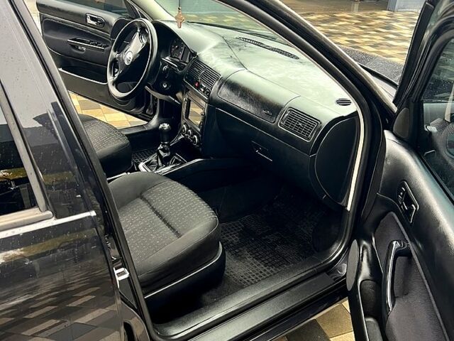 Чорний Фольксваген Гольф, об'ємом двигуна 1.6 л та пробігом 218 тис. км за 5700 $, фото 8 на Automoto.ua